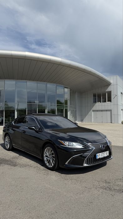 Lexus es 300h 2021