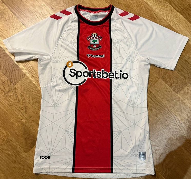 Футболка ФК «Саутгемптон» сезону 2022-23 від Hummel