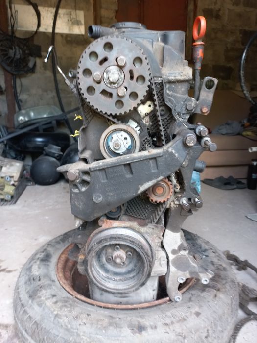 Двигатель двигун мотор фольксваген транспортер т5 1.9 BRS