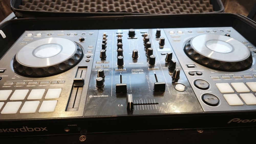 Pioneer DDJ 800 + Mala Magma