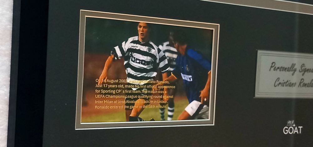 Camisola emoldurada autografada CR7 Debut