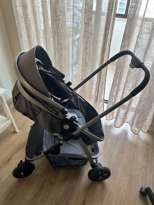 Vendo carrinho de bebê +ovinho