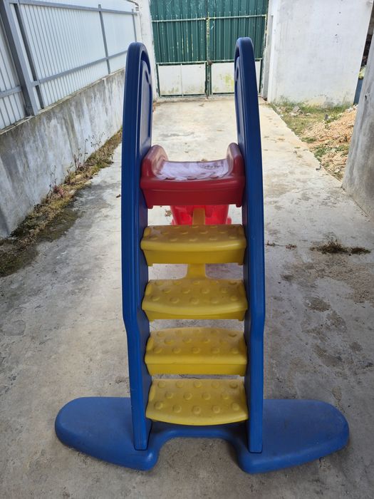 Escorrega infantil