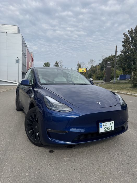Tesla Model Y 2023 року обмін на квартиру або продаж ціна 26500$