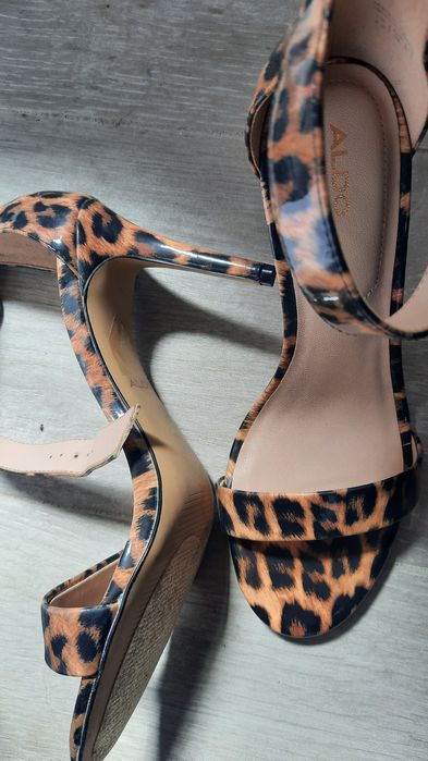 Sandálias de senhora