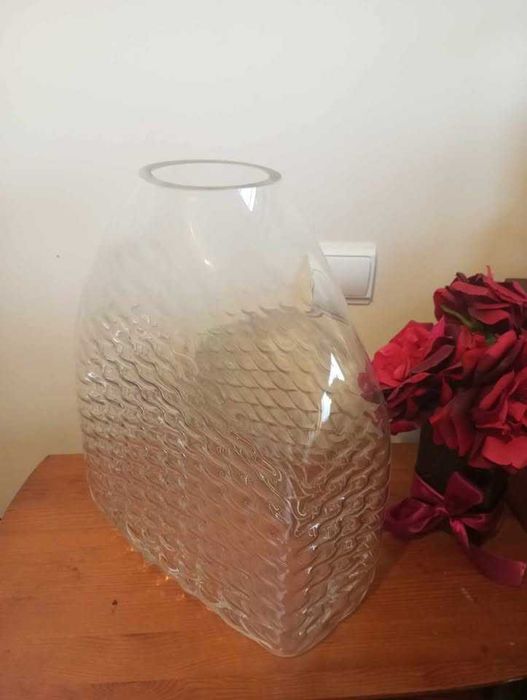 Modernist Vase64862211196161122