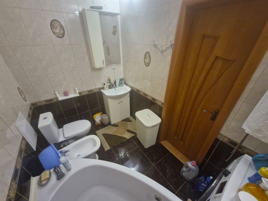 Здається простора квартира. 3 х кімнатна. Каскад
