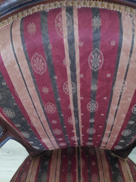 Cadeirão estilo Luís XVI