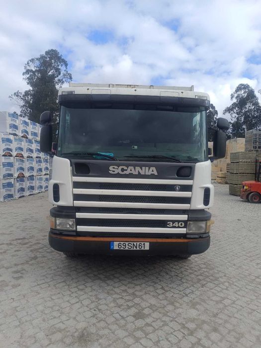Scania 8x2  340cv 4 eixos