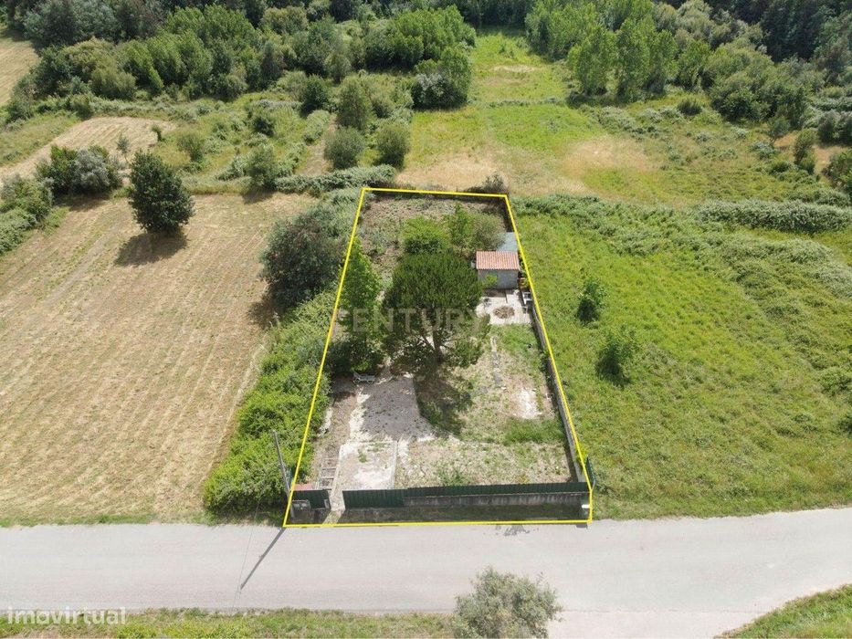 Terreno com Potencial de Construção