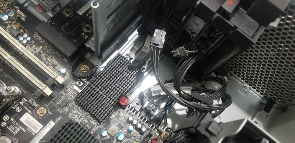 Lenovo P520 ThinkStation  Xeon W-2135|8GB|Quadro P400| 512 Gb M2