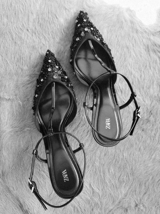 Sapatos de lantejoulas pretos