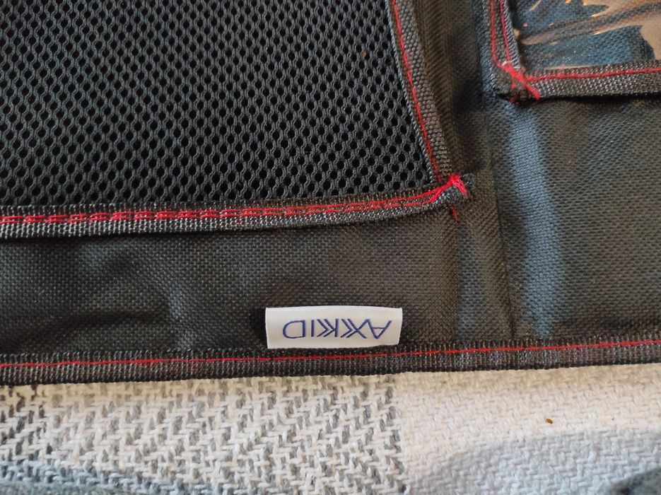 Ochraniacz mata Axkid Deluxe do samochodu