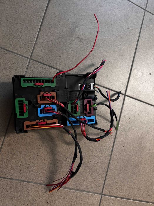 Skrzynka bezpieczników BMW G30