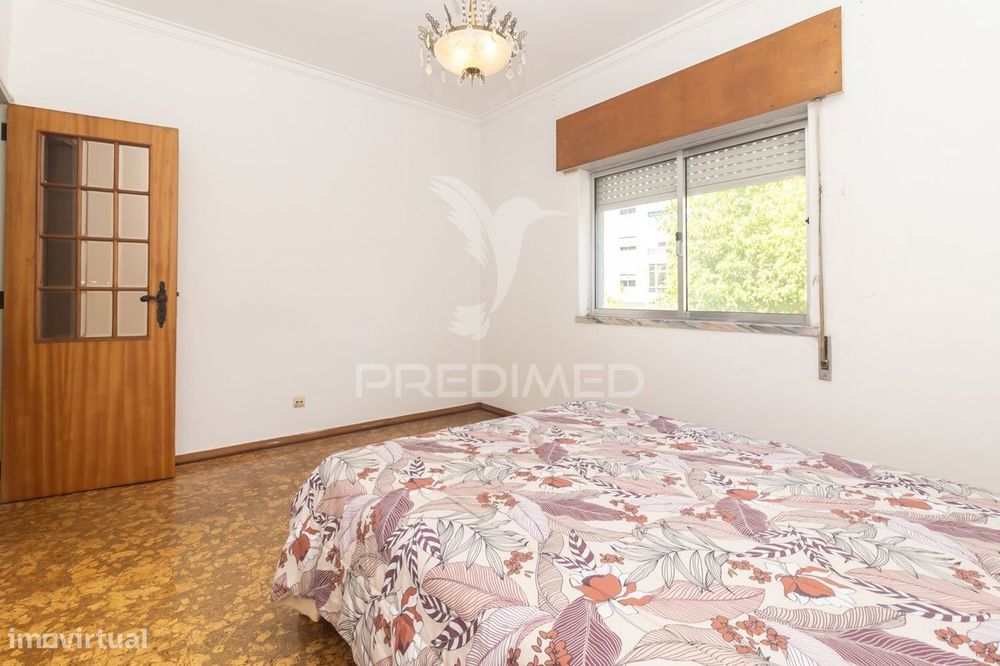 Apartamento T2 com 2 Marquises ,4 Caminhos em Setúbal.