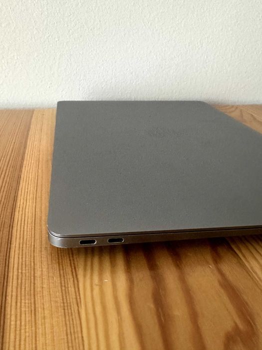 Apple Macbook air 2020 I5 8GB 256GB SSD