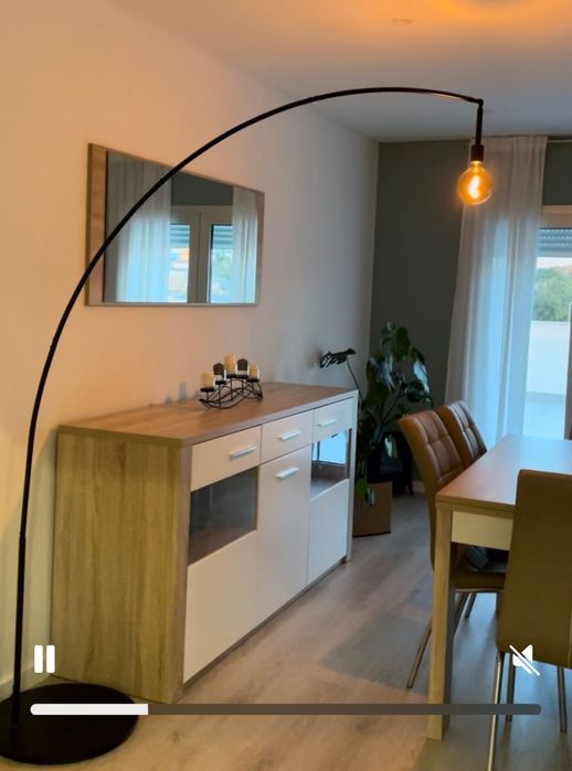 Aparador PARIS com 3 portas e 1 gaveta + Espelho de sala PARIS