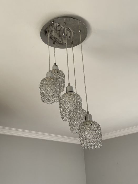 2 Candeeiros suspensos