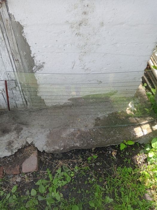 Продам заднє скло на ВАЗ 2101