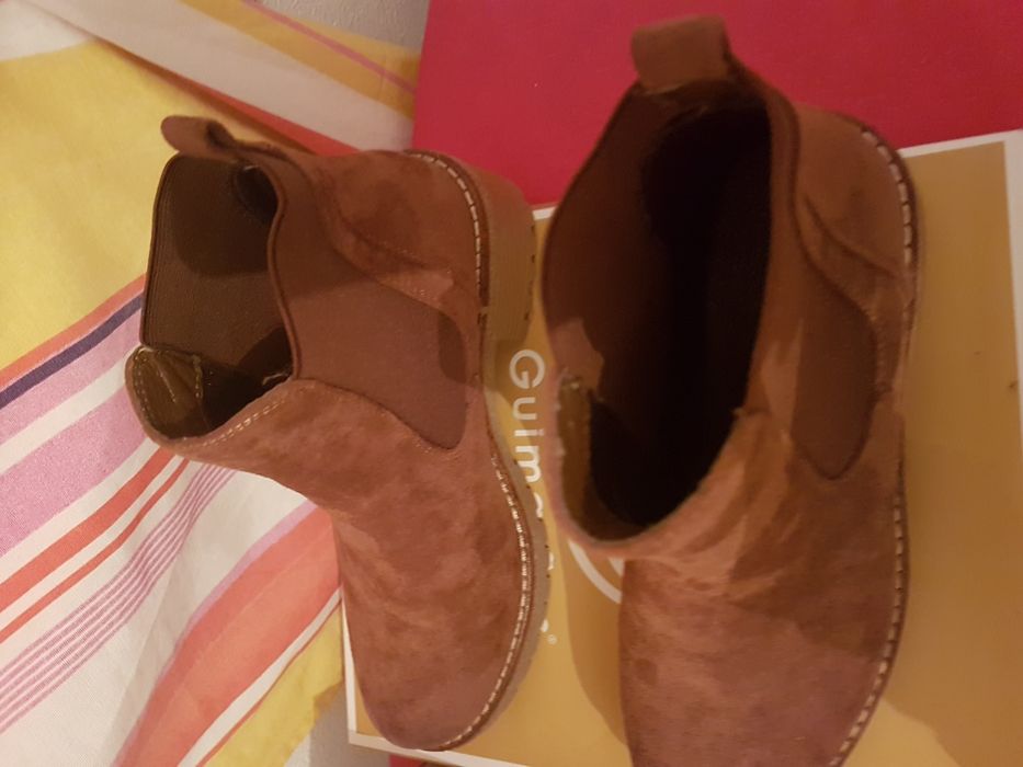 Botas castanhas(calçado Guimarães)