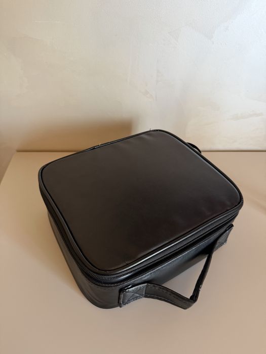 Косметичка з дзеркалом яке світиться