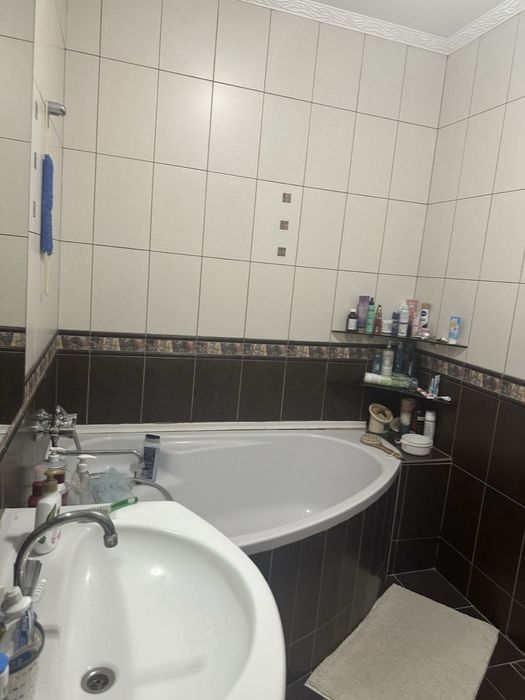 Квартира з окремим входом.