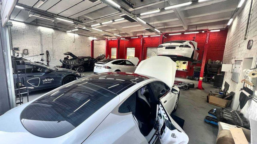 Відновлення Tesla із США. Model 3 Y X S.  Діагностика і ремонт Тесла