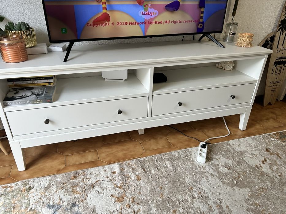 Móvel de TV Ikea modelo Idanäs