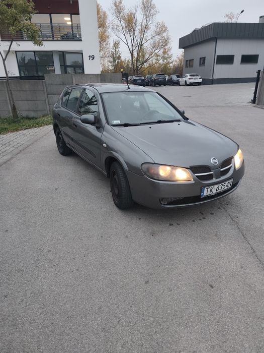 Nissan Almera