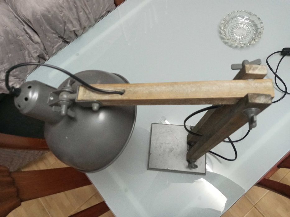 Candeeiro antigo mas esta como novo