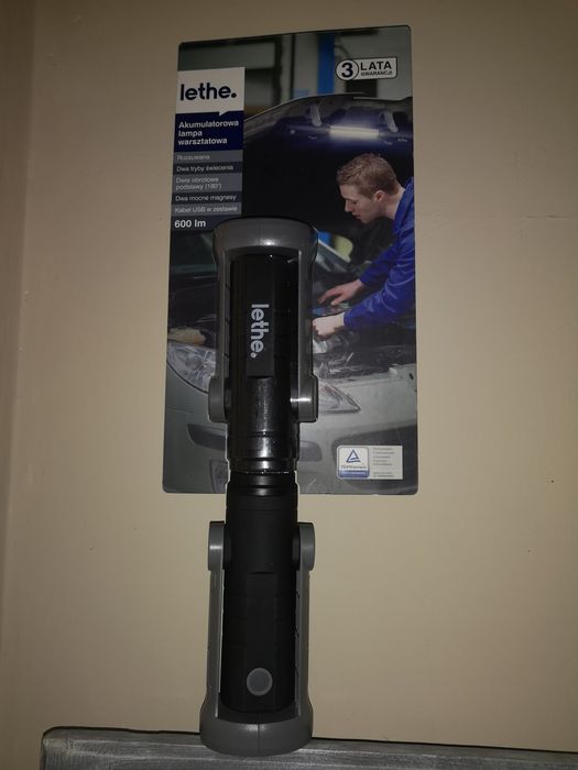 Lampa warsztatową akumulatorowa