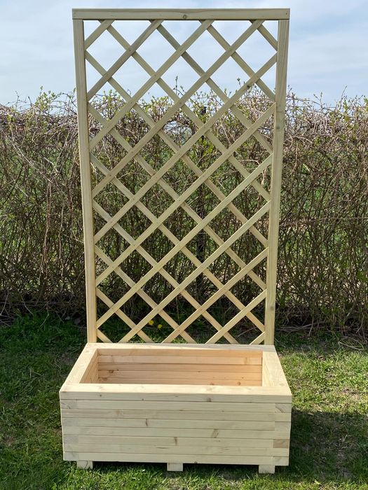 Drewniana donica ogrodowa