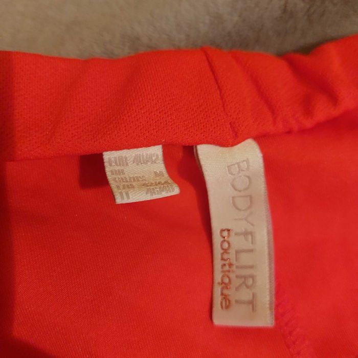 Sukienka  z szerokim rekawem