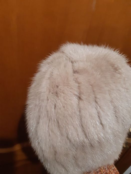 Продам шапку  женскую.