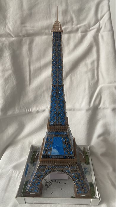 Puzzle 3D Ravensburger Iconics Torre Eiffel – 243 Peças