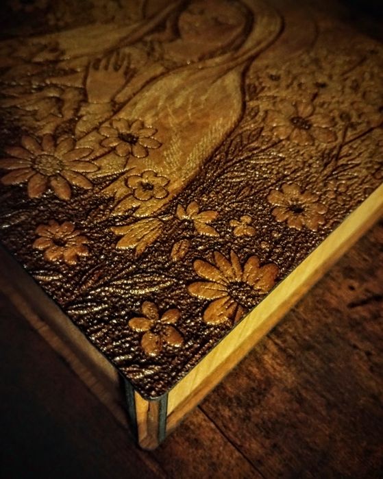 Drewniane Pudełko Matka Boska -  Madonna w Kwiatach - Szkatułka