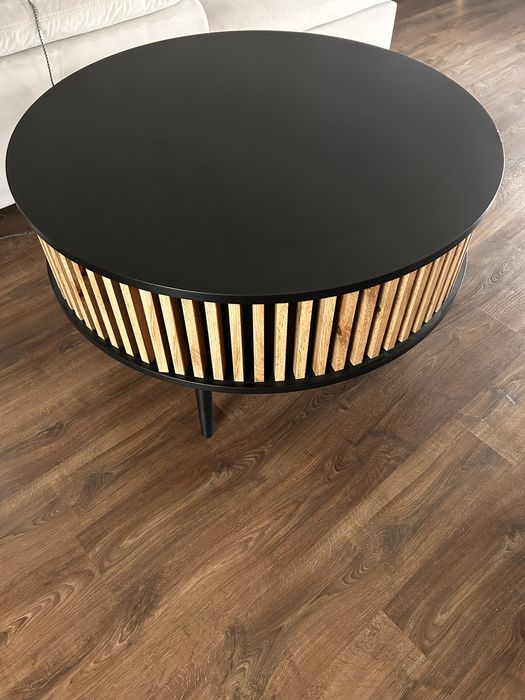 Stolik kawowy z lamelami