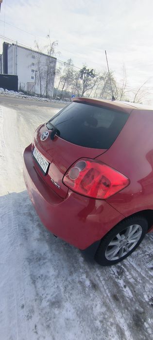 Продаю TOYOTA AURIS 2008