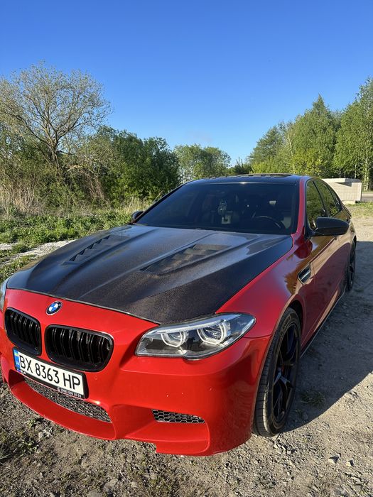 BMW F10 4.4 I s63 м комплектація