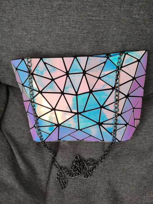 Piękna torebka holograficzna geometryczna nowa bao bao