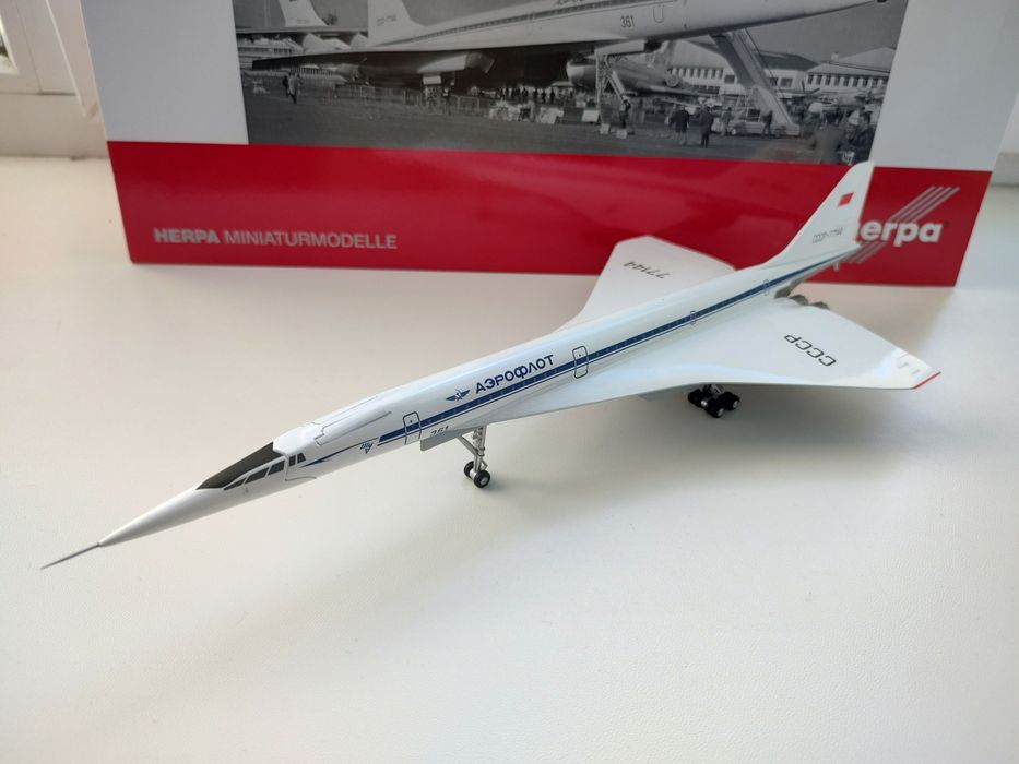 Металева модель літака Ту-144, масштаб 1:200