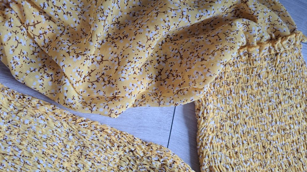 Missguided Damski top w kwiaty z odkrytymi ramionami L