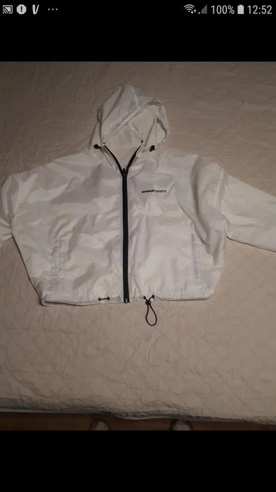 Cienka kurteczka sportowa superdry M