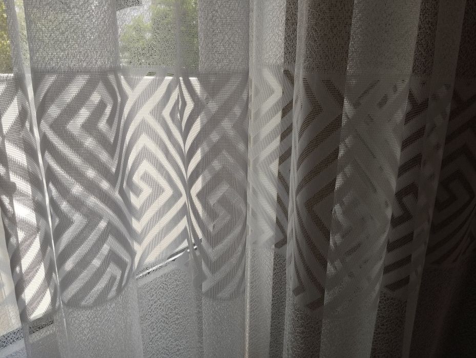 Тюль жакард у вітальню.