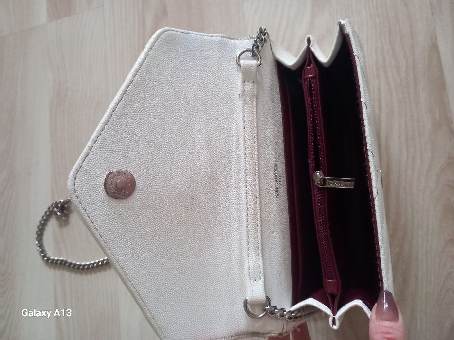Saint laurent Paris biala torebka na łańcuszku