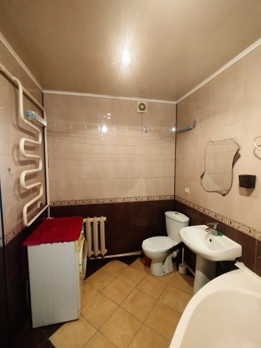 Продається цегляний двоповерховий будинок в м.Малин