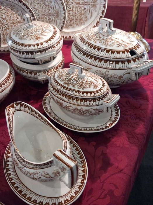 Serviço de jantar - Fabrico Inglês com 70 peças