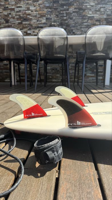 Pack Surf COMPLETO: Polen Catchy 5'9" + Quilhas FCS II + Capa DaKine + Mochila Billabong