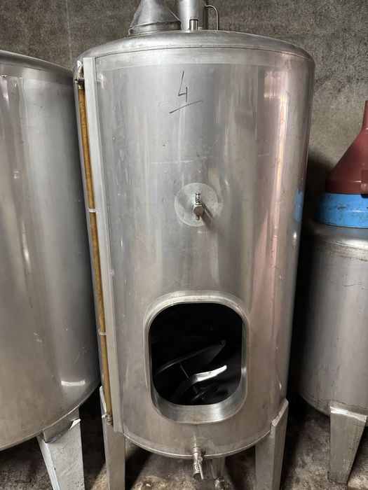 Depositos de inox de vários tamanhos