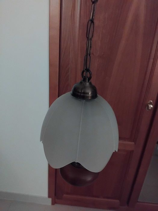 Candeeiro de tecto suspenso em madeira